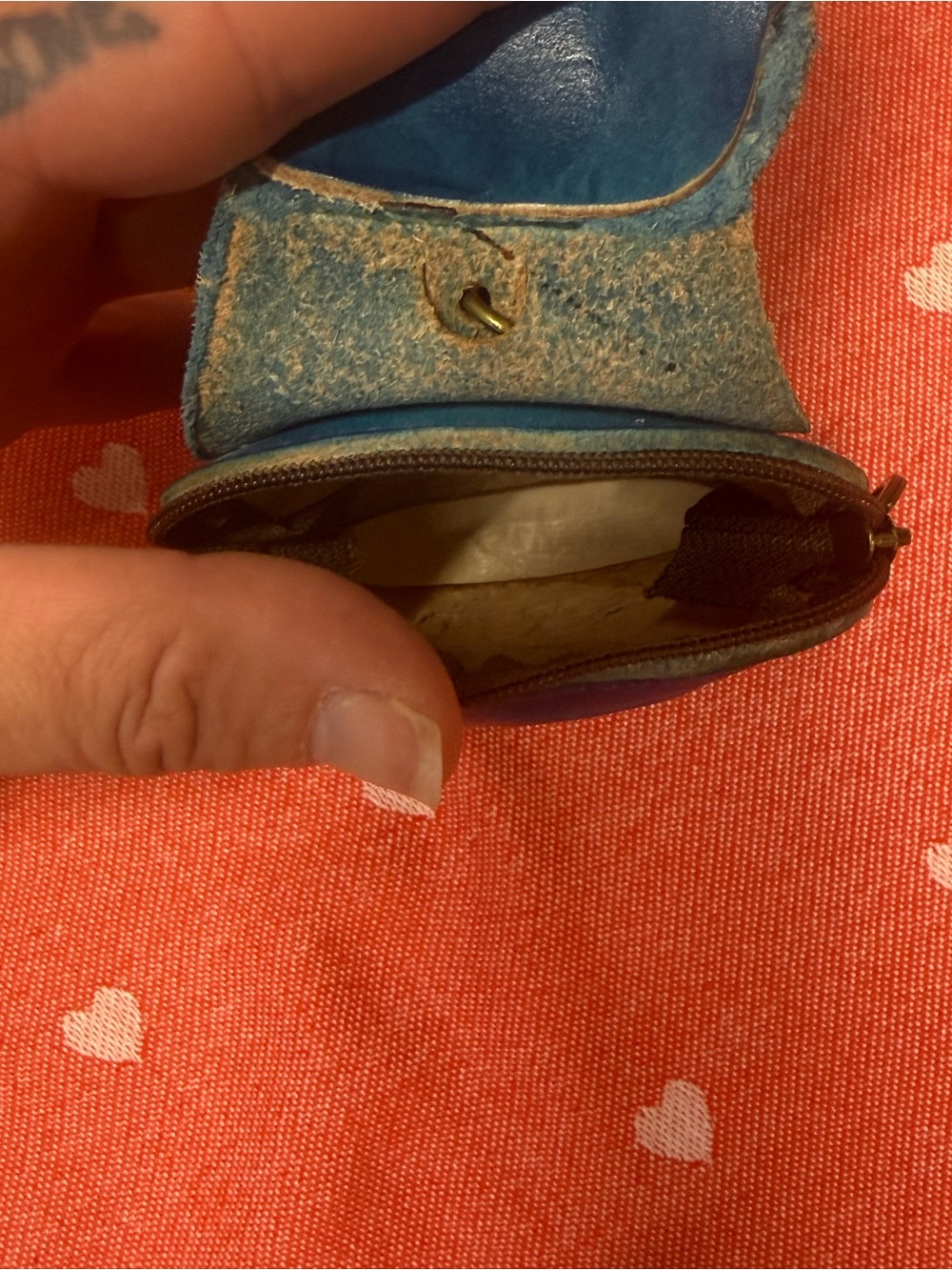 Hand made and embossed leather unicorn wristlet - Picture 12 of 17